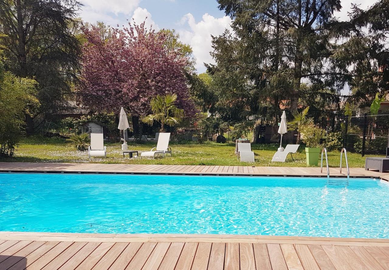 Villa Gena Saint-Médard-dʼEyrans Exterior foto